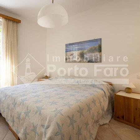 פאלאו 2 Pineta - Ampio Quadrilocale Sulla Spiaggia Di Porto Faro מראה חיצוני תמונה